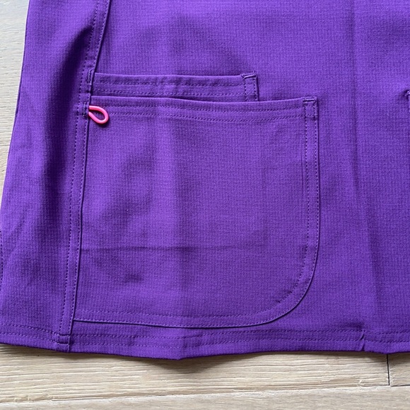 NWT Heartsoul purple scrub top - Picture 4 of 7